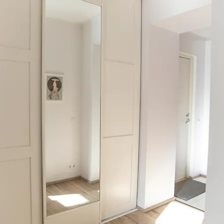 Charming One Bedroom In アパート *