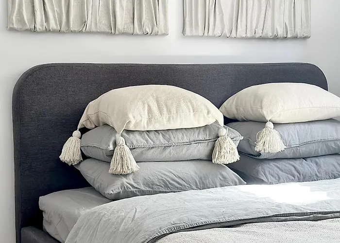 Апартаменты Charming One Bedroom In